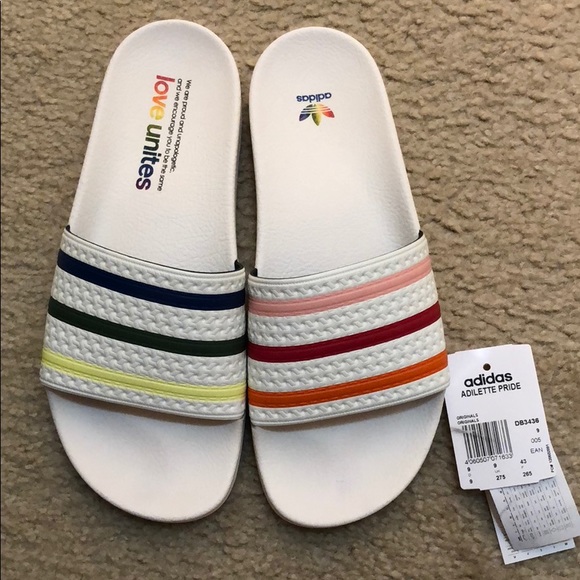 adidas love unites adilette
